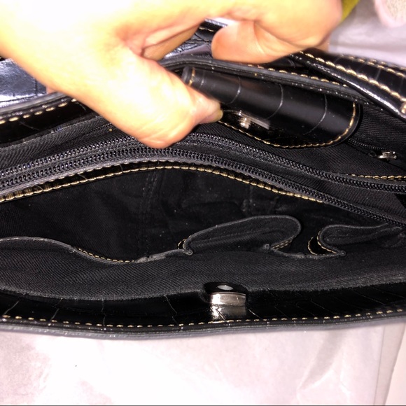 Liz Claiborne black handbag - Picture 6 of 8